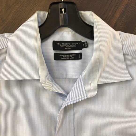 Bloomingdales white/blue striped men’s dress shirt - Picture 2 of 5